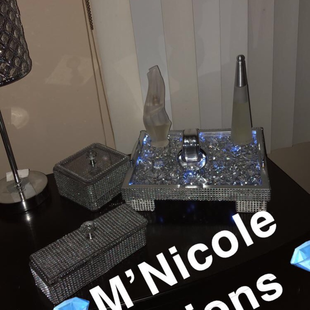 Glam light up tray with 2 organizers